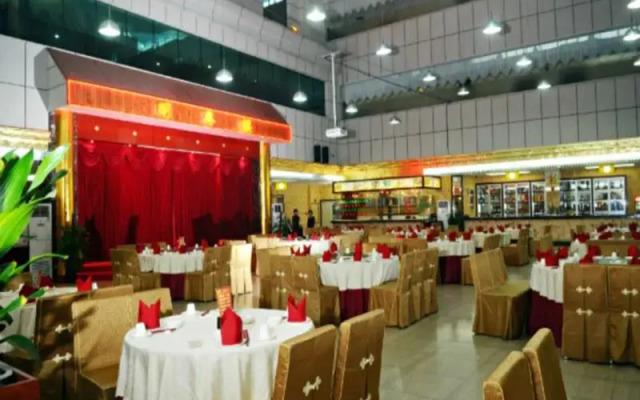 Yinhua Business Hotel (Zhuhai International Convention Center)
