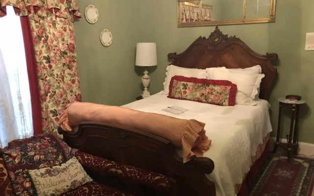 Hayes House Luxury Suites