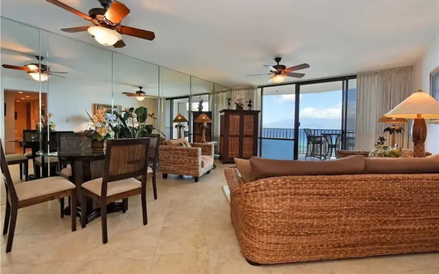 Valley Isle 1105 by RedAwning