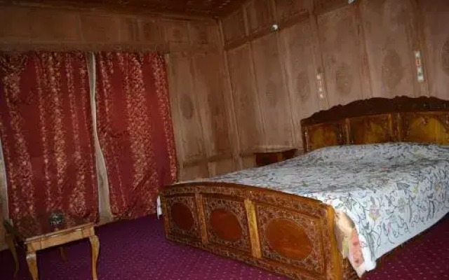 Shahenshah Group of House Boats