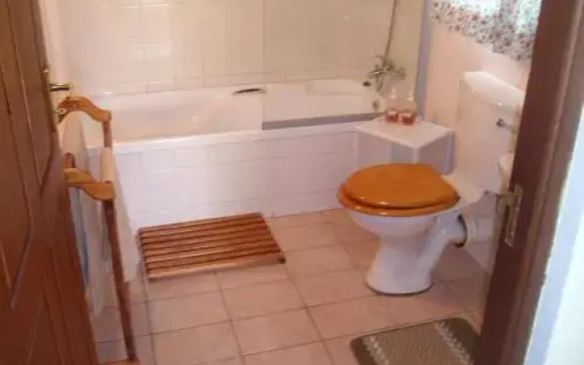 Oaktree Lodge Guest House