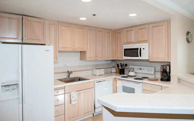 Seaview Condos 403 2 Br by RedAwning