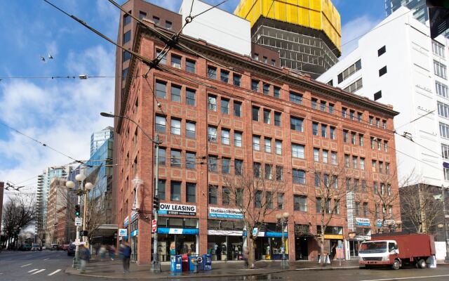 Seattle Waterfront Apartments by Barsala