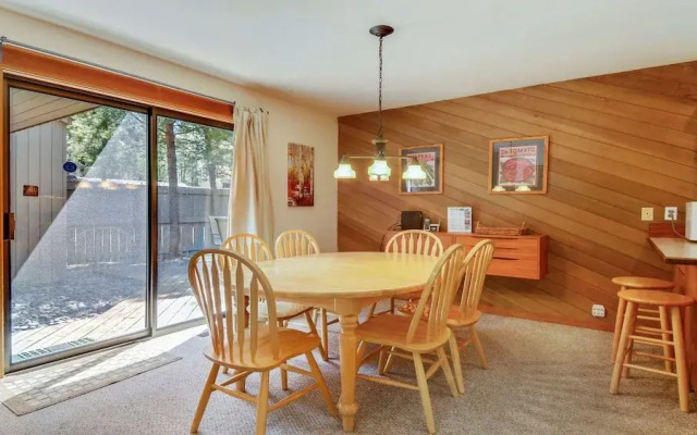 Meadow House 21 Apartment