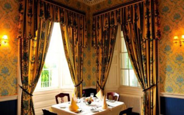 Dundrum House Hotel Golf & Leisure Resort