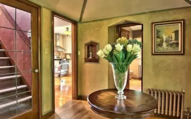 Oyster Bay Manor