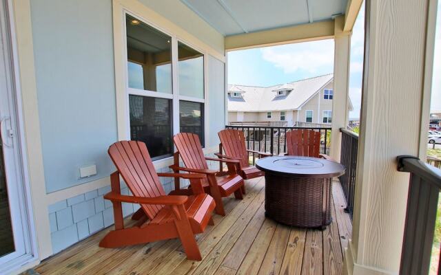 Turtle Tracks - 4 Br home