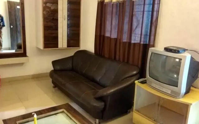 Hotel Girija Resort