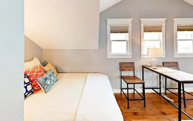 Hip Nashville Studio by RedAwning