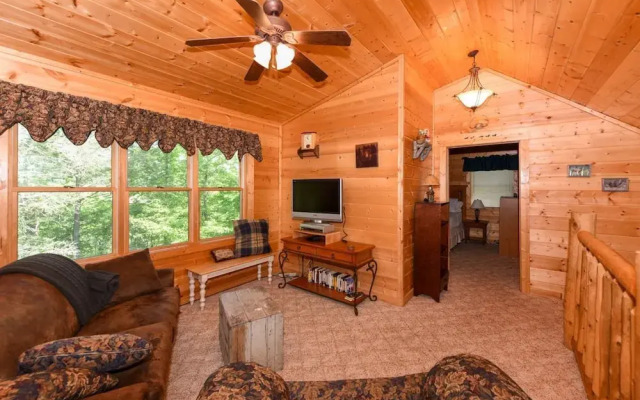 Crestview - 2 Br home by RedAwning