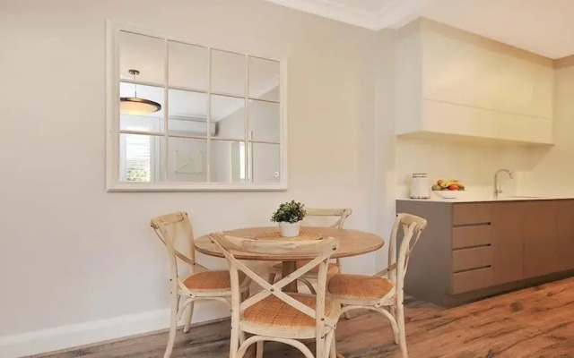 The Apartment Service CRES5