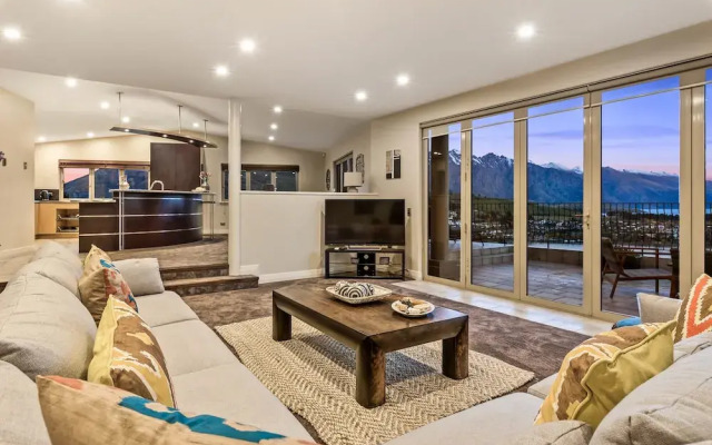 The Star of Queenstown Hill