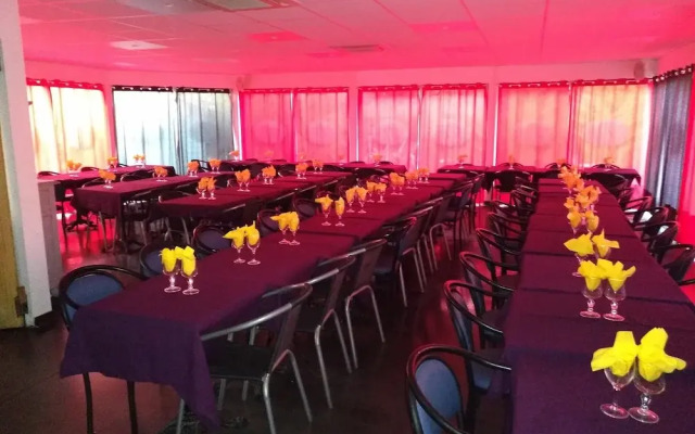 Jardin de Tredos - Libertine Hotel for Caters to Adults