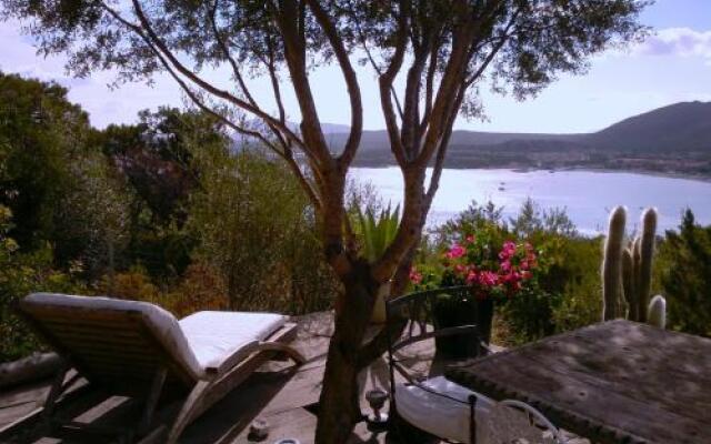 Domus De Rocas Holiday House