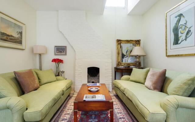 Veeve  Charming 1 Bed In Codrington Mews Notting Hill