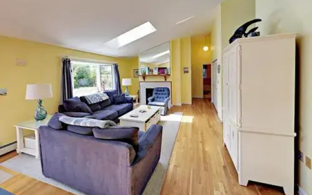 Delightful West Harwich House by RedAwning