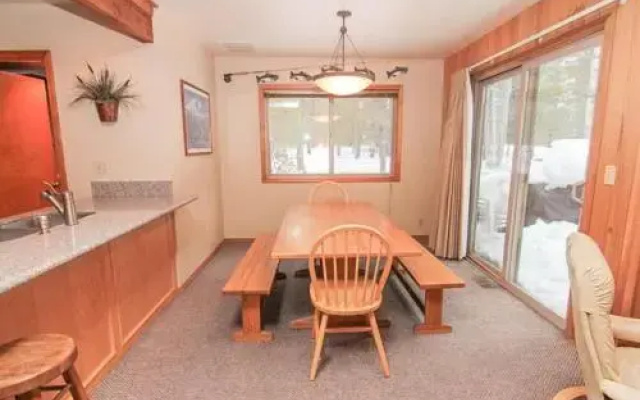 Quelah 28 - 3 Br condo by RedAwning