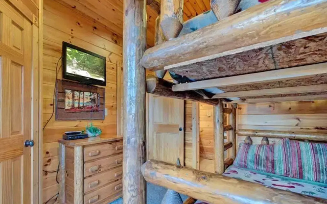 Big Sky Lodge II - Seven Bedroom Cabin