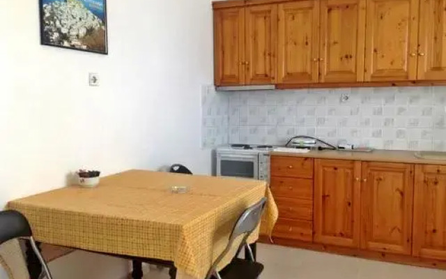 Papanikola House 2