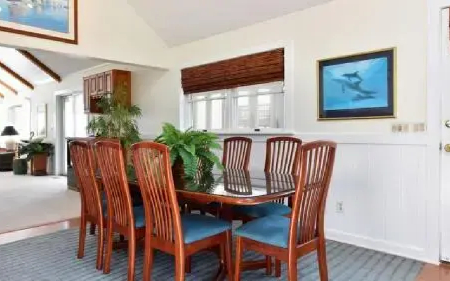 Bayley's Light - 5 Br Home