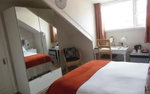 High Tor Guest House