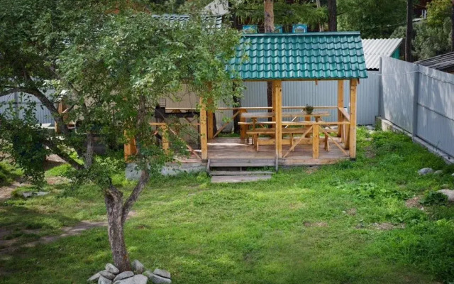 Gostevoj Dom Svjatoj Istochnik