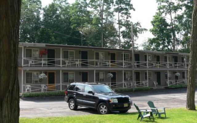 Locust Grove Motel