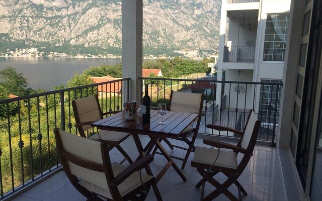 Apartment Felicita Prcanj Boko Kotor