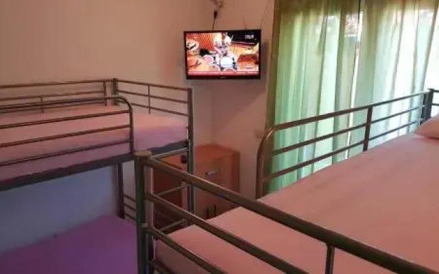 Hostel Bol