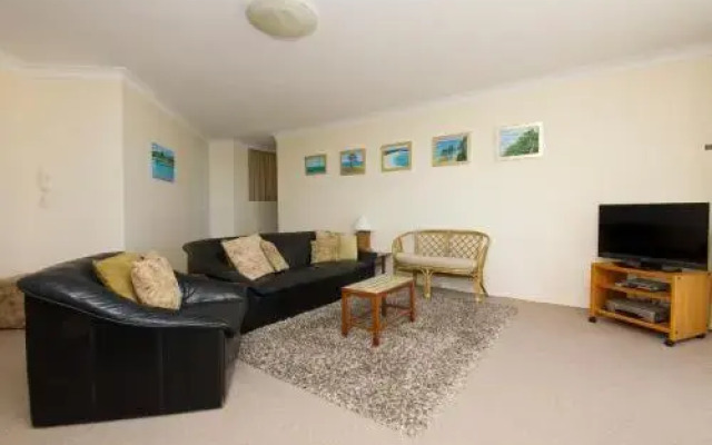 Beachpoint, Unit 401, 28 North Street