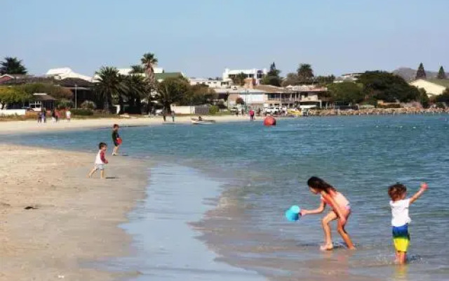 Birds View Holiday Home