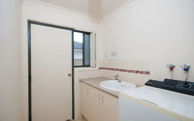 Sandy Point Road, 21A