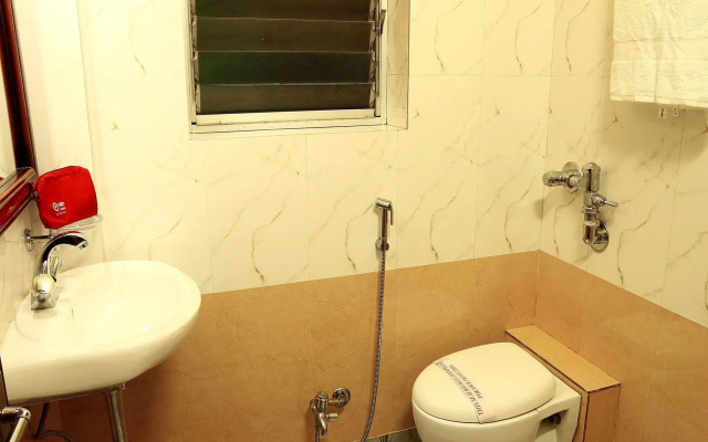 OYO Rooms Kalighat Lake Market