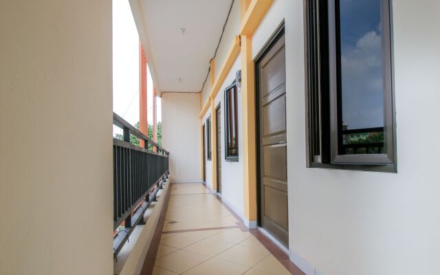 雅加达艾莉艾可回教肯班甘DPR佩巴蒂布落克C70酒店(Airy Eco Syariah Kembangan Dpr Pribadi Blok C 70 Jakarta)