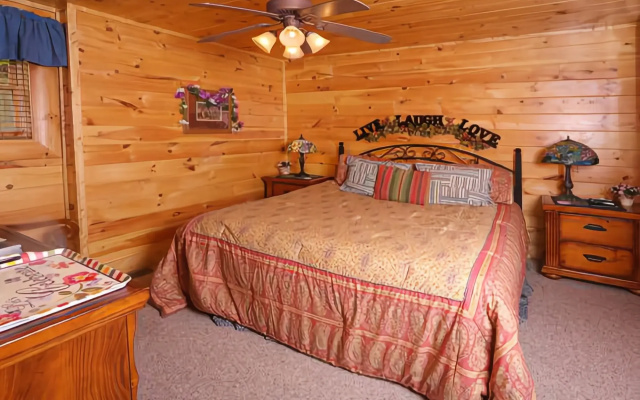 Celebration 4 Br cabin by RedAwning