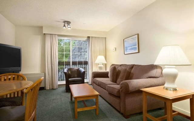 Knights Inn Harbour Resort Lagoon City Brechin
