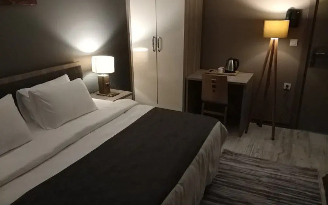 Staron Otel