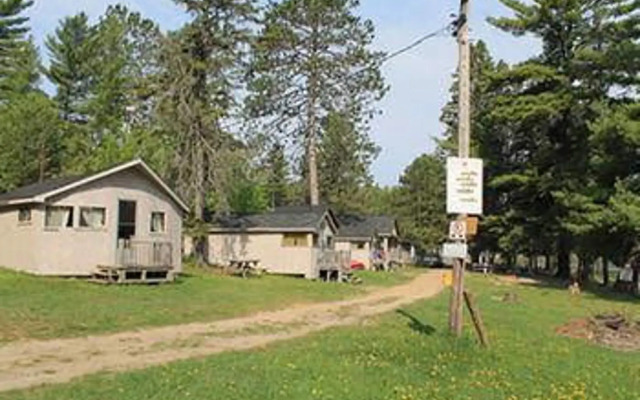 Happy Landing Lodge