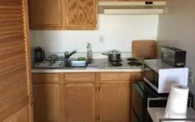 Albany Hill Apartment