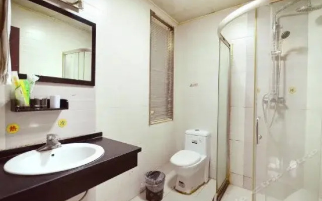 Haro Light Hotel (Wuhan Hubu Alley)