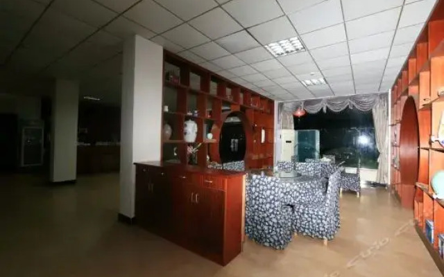 Tuwo Holiday Manor