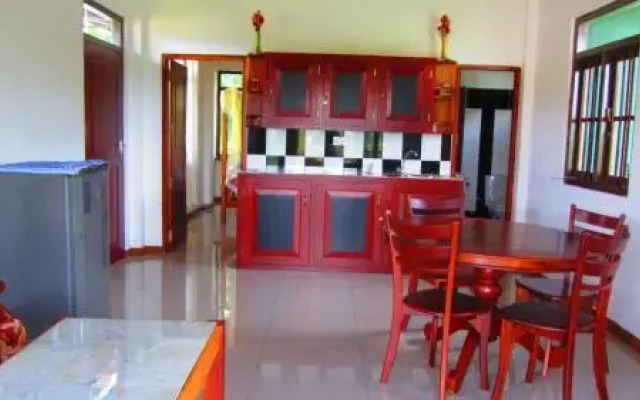 Thira Home Stay