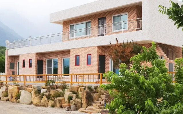 Sanchung Nari Flower Pension