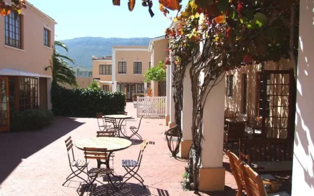Avenue Hotel