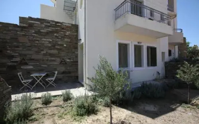 Theo's house in Chora!