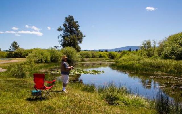 Bend-Sunriver Camping Resort Wheelchair Accessible Yurt 13