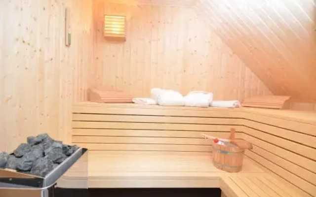 Haus Mönchgut - House Half 2