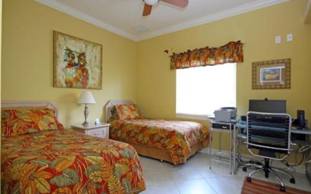 Waterfront Villa Id2621