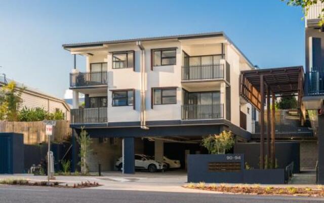 Oxford Steps - Executive 2BR Bulimba Apartment Across from the Park on Oxford St