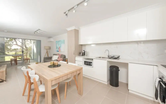 Lakeview Apartment Suite 18